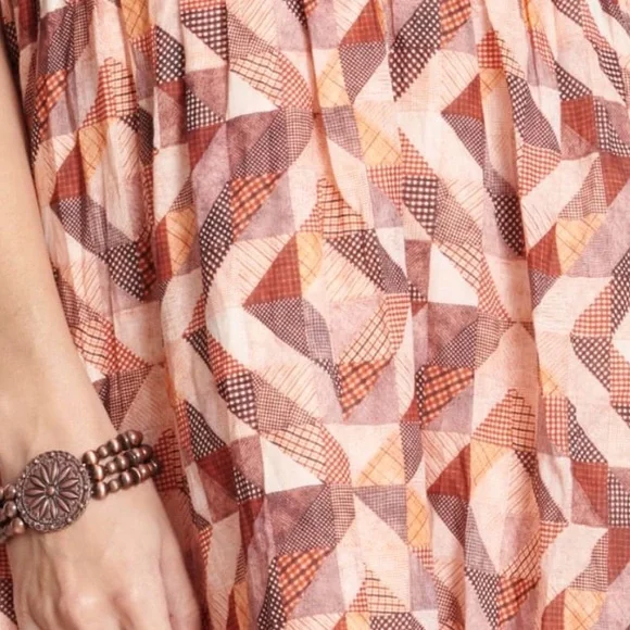 NWT TCEC Peaches & Chocolate Patchwork Smocked V-Neck Puff Sleeve Midi Dress Med - Picture 4 of 4